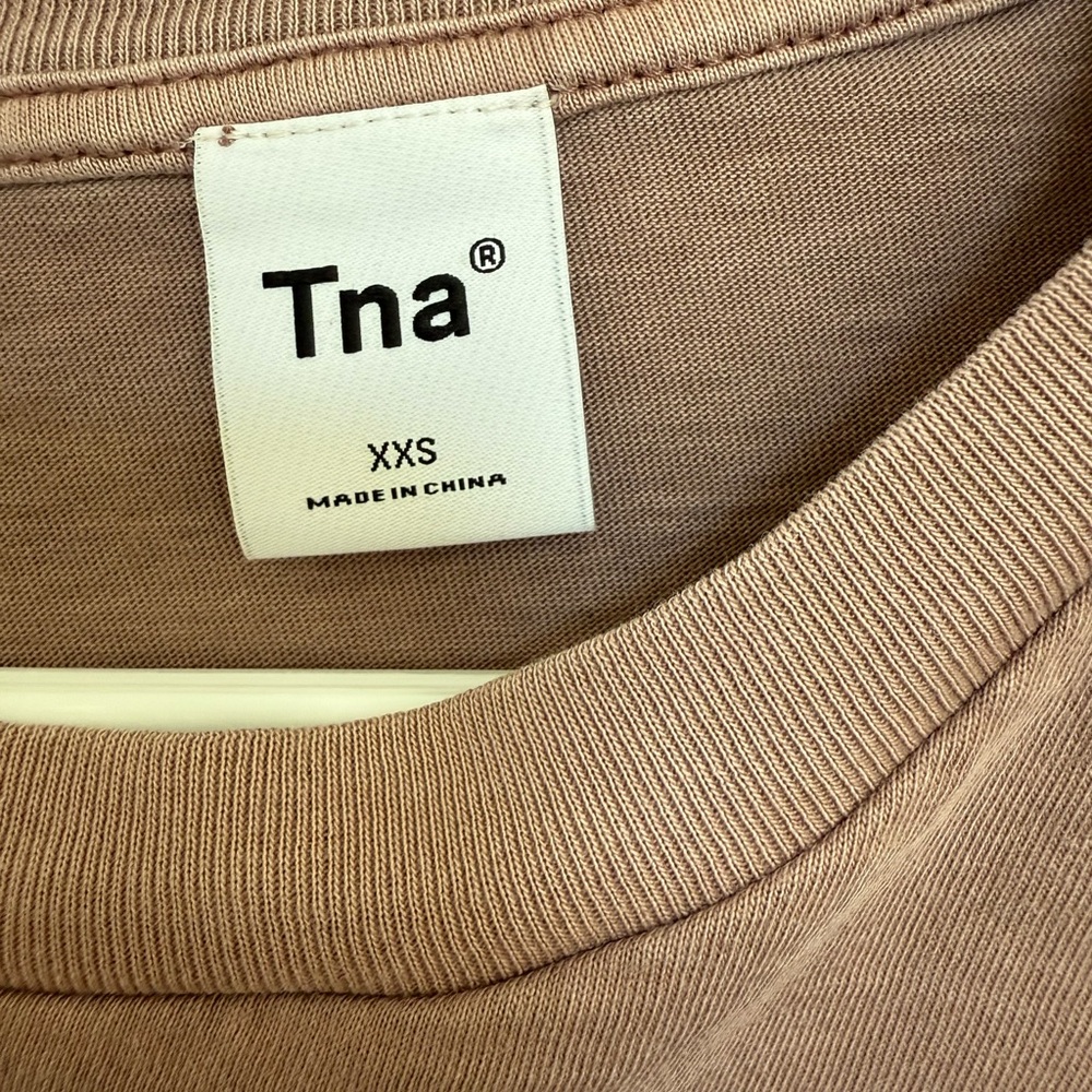 Aritzia TNA Mauve Long Sleeve Crop Shirt - Picture 2 of 4